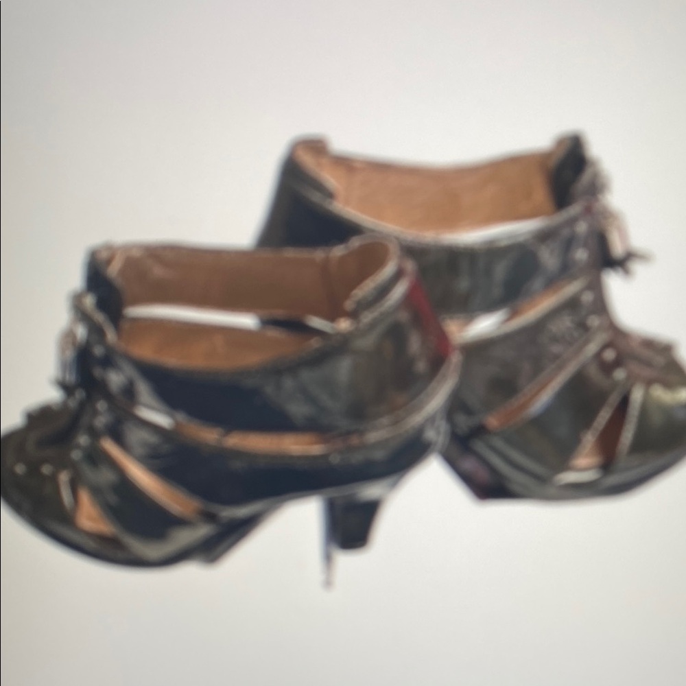 Elegant Black Heeled Sandals